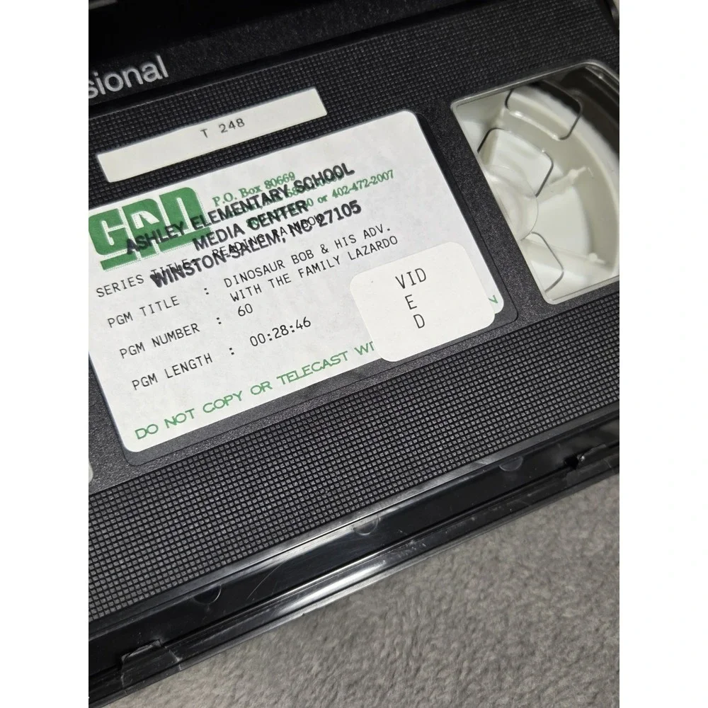 Reading Rainbow: Dinosaur Bob And His Adventures ..VHS LeVar Burton Educational